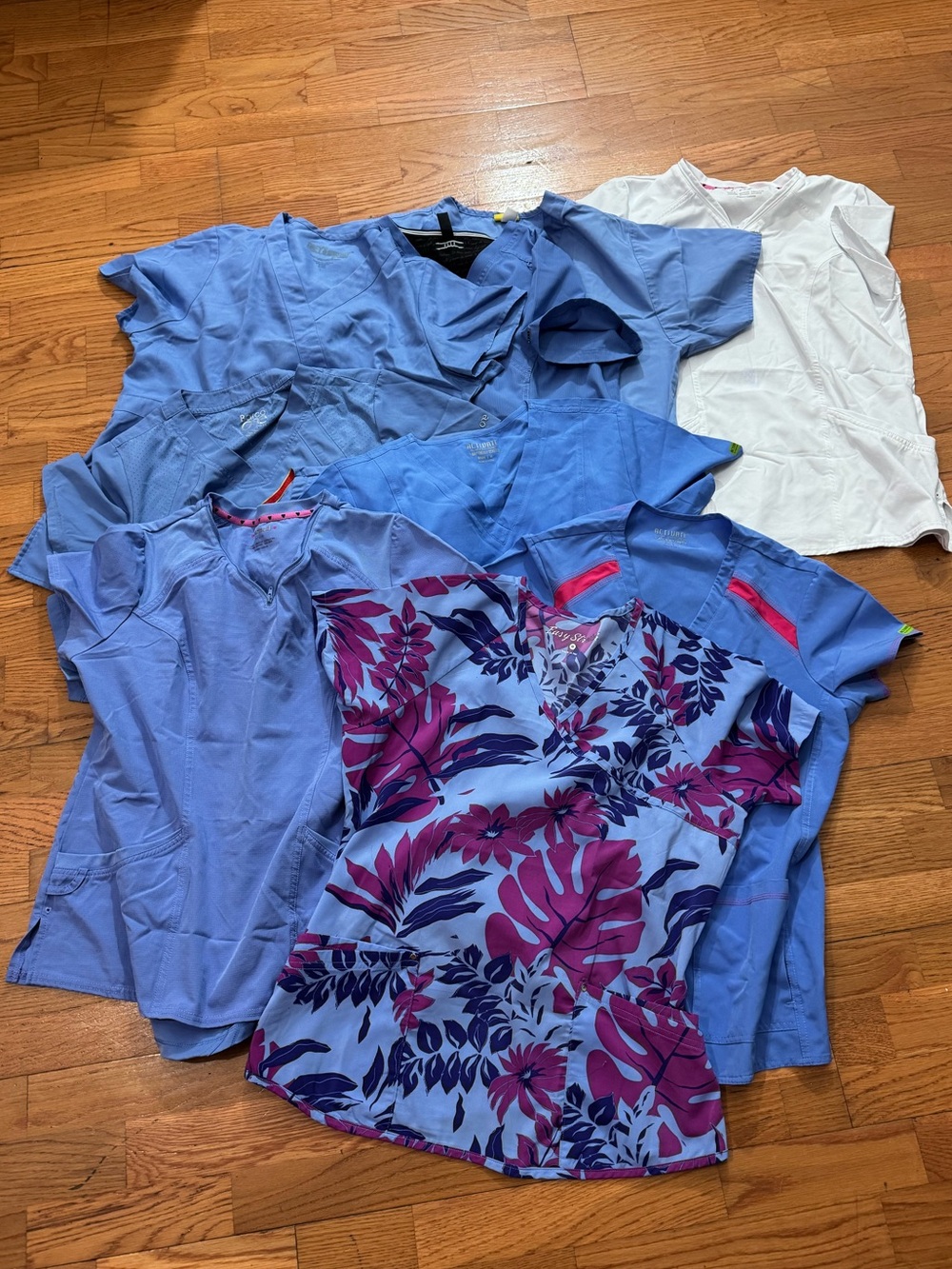 Grey’s Anatomy, HeartSoul, Activate, Elle, wink, Dickies etc Scrub Tops 11